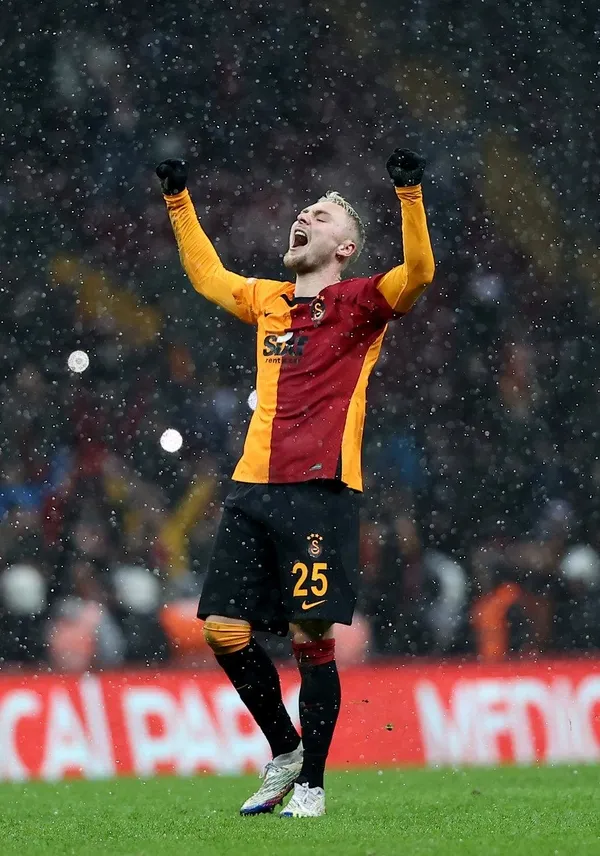 leverkusenin-nelssona-kancayi-takti-tecrubeli-oyuncu-dev-kulupleri-pesinden-kosturuyor-1683924876133.jpeg Leverkusen’in Nelsson'a kancayı taktı: Tecrübeli oyuncu dev kulüpleri peşinden koşturuyor!-3