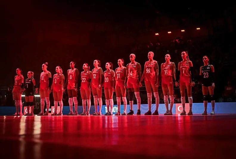 Sultanlar lider olarak son 16’da!