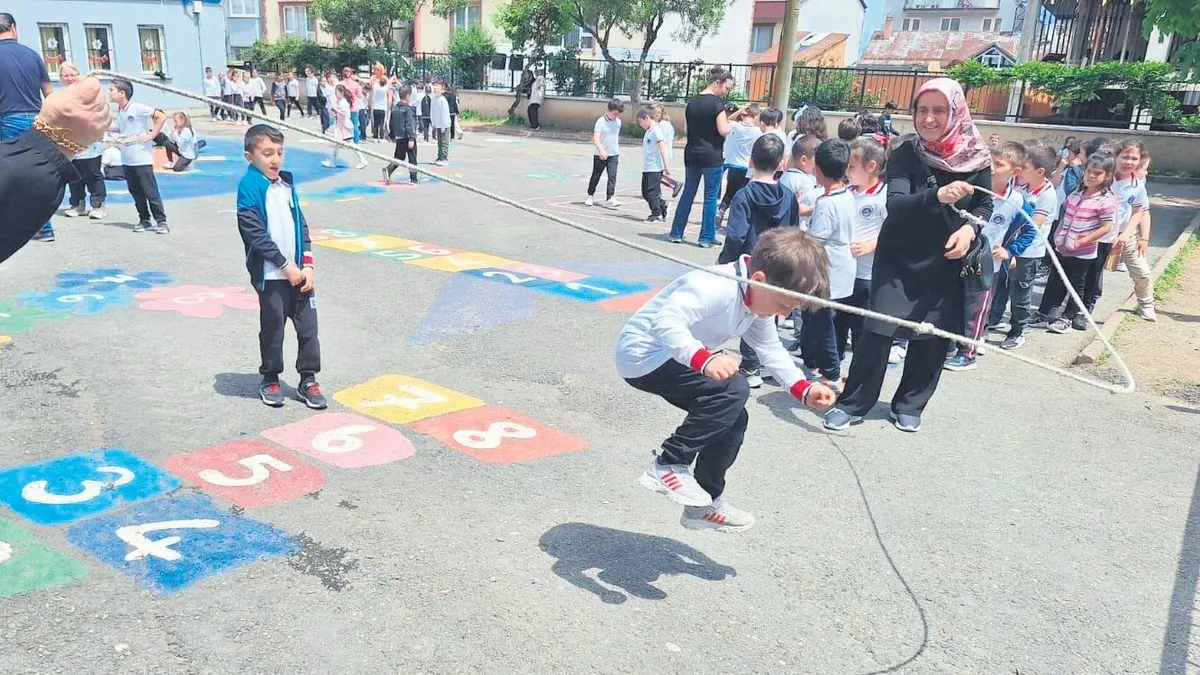 MEB, 14 Eylül'den itibaren okul bahçelerinde oyun programı
