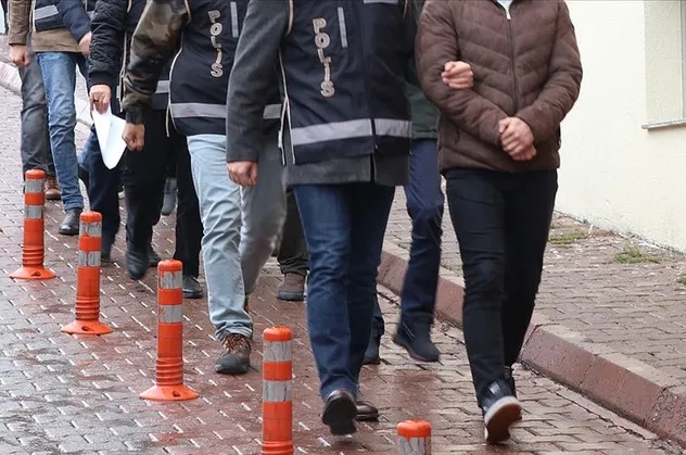 12 ilde FETÖ operasyonu: 17 gözaltı