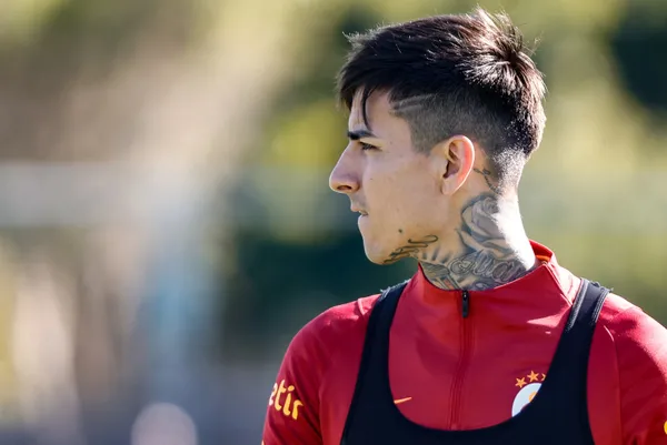 galatasarayin-fiorentinadan-kiraladigi-erick-pulgar-icin-marsilya-sezon-sonunda-girisimlerde-bulunacak-1646402113189.jpg Galatasaray'ın Fiorentina'dan kiraladığı Erick Pulgar için Marsilya sezon sonunda girişimlerde bulunacak-2