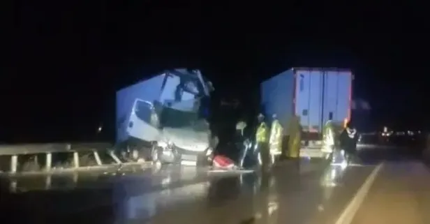 Konya’da feci kaza: Kamyonet ile tır çarpıştı, 1 ölü 2 yaralı