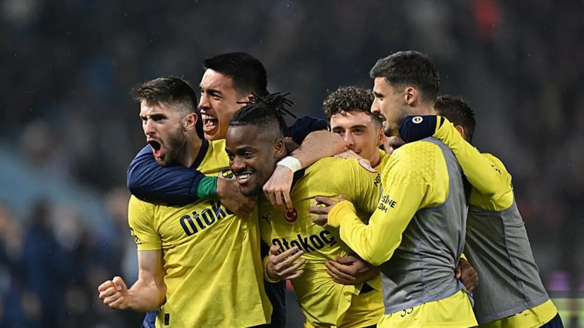 Fenerbahçe'nin ligden çekilme açıklaması sonrası yıldızlardan flaş atak!