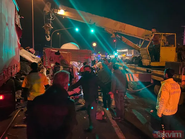 Adana Pozantı'da aşırı hız yapan TIR, kırmızı ışıkta bekleyen araçlara çarptı: 1 ölü, 4 yaralı - 21