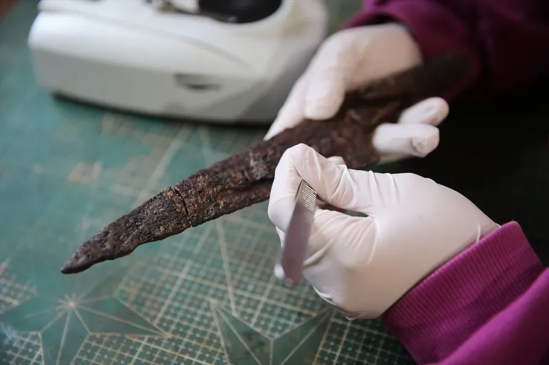 hadrianopolis-antik-kentinde-1500-yillik-mutfak-seti-ortaya-cikti-1776433669419.jpg Hadrianopolis Antik Kenti’nde 1500 yıllık mutfak seti ortaya çıktı-3