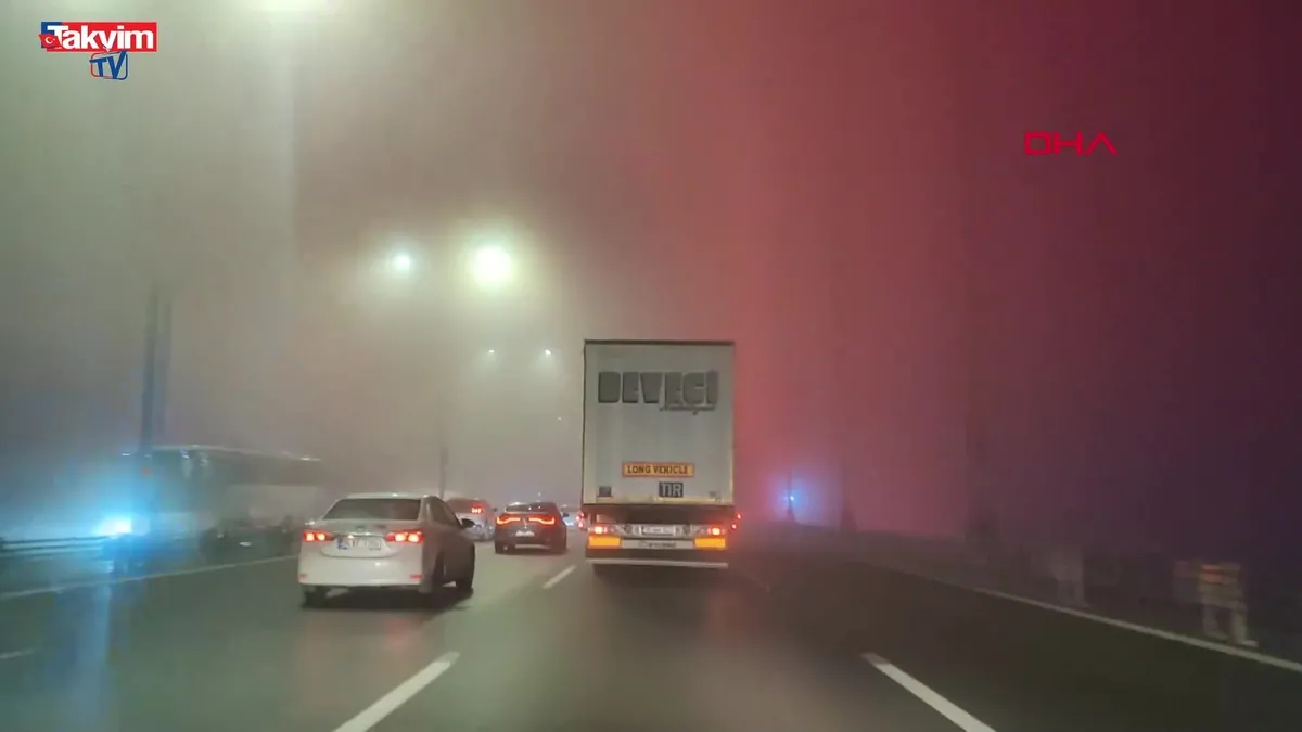İstanbul'da yoğun sis! Göz gözü görmedi