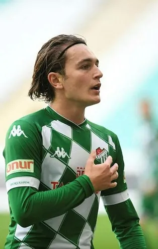 Son dakika: Bursaspor Ali Akman'ın sözleşmesinin feshedildiğini TFF'ye bildirdi