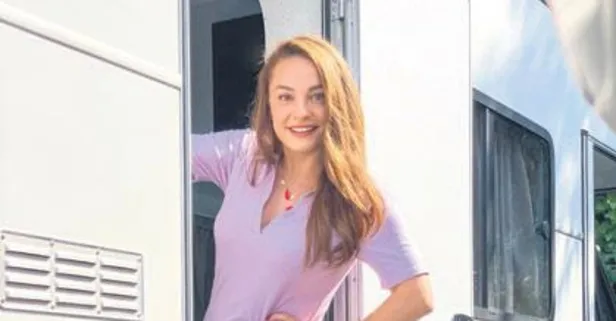 Özge Sezince Varley, setlere geri döndü