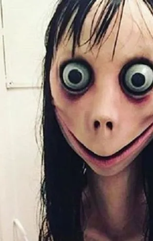 Aileler dikkat! Momo Minecraft'tan sonra Whatsapp'a da sıçradı! Momo Whatsapp üzerinden tehlike saçmaya devam ediyor