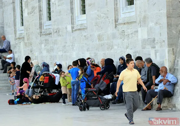 İstanbul'da 5.8'lik deprem sonrası milyonlar sokaklara akın etti! İşte İstanbul'dan kareler... - 39