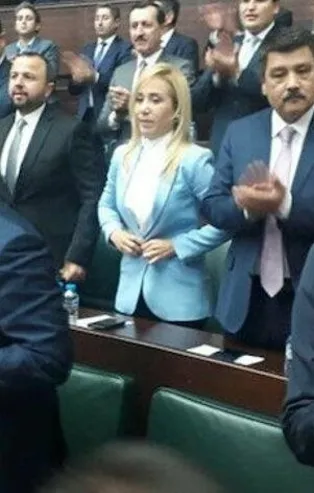 Son dakika: İYİ Parti'den istifa eden Tuba Vural Çokal ile 5 belediye başkanı AK Parti'ye geçti