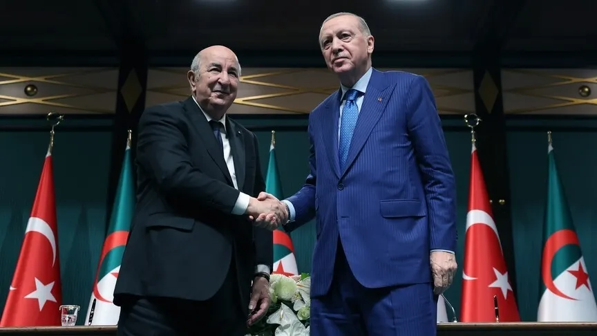 turkiye-cezayir-hattinda-kritik-temas-baskan-erdogan-tebbun-ile-gorustu-1779988332445.jpeg Türkiye-Cezayir hattında kritik temas: Başkan Erdoğan Tebbun ile görüştü-4
