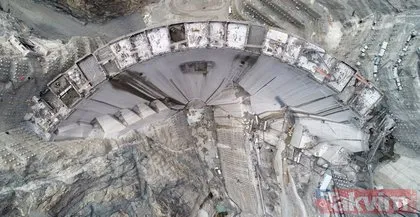 Türkiye’nin en yüksek barajı olacak Yusufeli Barajı’nın yapımında 220 metreye ulaşıldı