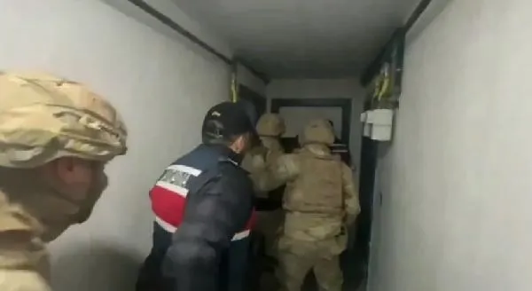 zehir-tacirlerine-narkoguc-38-operasyonu-darbesi-icisleri-bakani-yerlikaya-duyurdu-65-ton-uyusturucu-ele-gecir-1701457070556.jpeg Zehir tacirlerine 'NARKOGÜÇ-38 Operasyonu' darbesi! İçişleri Bakanı Yerlikaya duyurdu: 6,5 ton uyuşturucu ele geçirildi-3