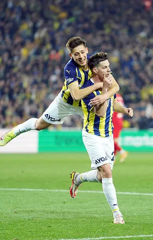 Özel Haber I Fener'in farkı orta sahada! Yıldızlar takımı sırtladı
