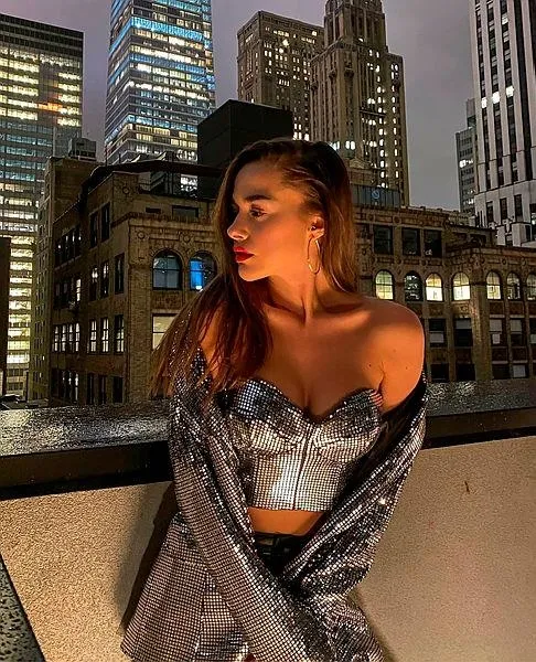 Bensu Soral'ın buzları erittiği Hakan Baş'ın Cannes'ta bulunan 750 bin Euro'luk evinde Hande Soral'ın yaş günü tatili-3