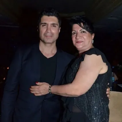 Özcan Deniz’in annesi hastaneye kaldırıldı! Dayan annem paylaşımı yürek burktu