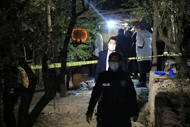 elazigda-vahset-erkek-arkadasi-tarafindan-bicaklandigi-iddia-edilen-genc-kiz-oldu-1617922762050.jpeg Elazığ'da vahşet! Erkek arkadaşı tarafından bıçaklandığı iddia edilen genç kız öldü-5