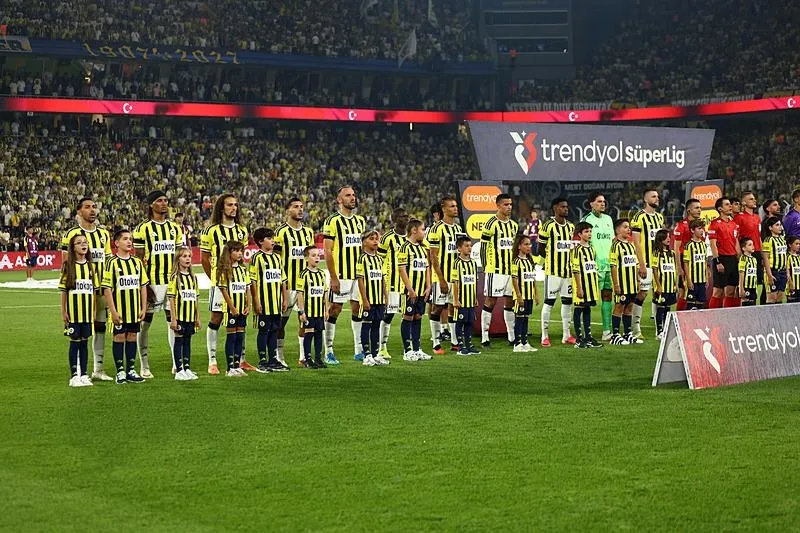 fenerbahcede-roma-maci-oncesi-4-degisiklik-1788763680692.jpeg Fenerbahçe'de Roma maçına farklı kadro! İsmail Kartal'dan 4 değişiklik-2