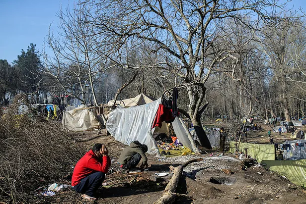 Yunanistan'dan şoke eden itiraf: Sığınmacıların tutulduğu Moria kampındaki durum berbat!-4