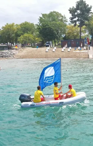 Mavi Bayrak, İznik’te dalgalanıyor