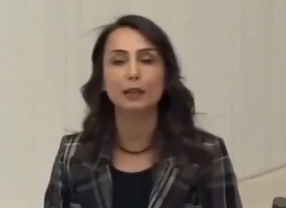Son dakika: Meclis kürsüsünde alçak iftira! Özgür Özel'in işbirlikçisi DEM/HDP'den Türkiye'yi İsrail'e benzetme skandalı! PKK'ya sivil dedi!-2