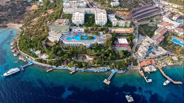 Pandemiyle birlikte Bodrum'da emlak fiyatları katlandı: Fiyatlar Çağla Şıkel'i de kaçırdı-4