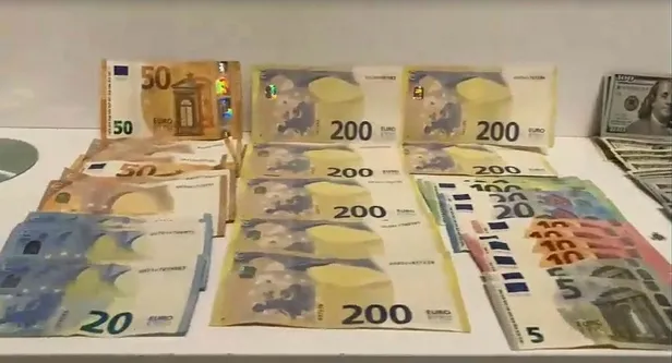 fetonun-kasa-evine-operasyon-balya-balya-paralar-ele-gecirildi-1666261753475.jpeg FETÖ'nün kasa evine operasyon: Balya balya paralar ele geçirildi-4