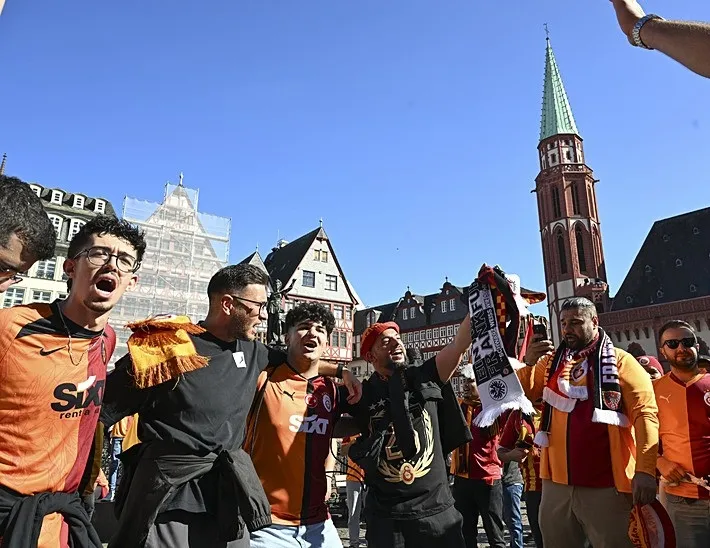 Gurbette büyük coşku