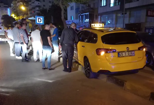 alkollu-yolcu-taksi-soforunu-isirdi-darbetti-aracina-binip-kaza-yapti-1656960535452.jpg Alkollü yolcu taksi şoförünü ısırdı, darbetti, aracına binip kaza yaptı-3