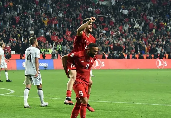 1697407223037.jpeg Vincenzo Montella'dan galibiyet sonrası mutluluk sözleri! "Bu takımın başında olmaktan dolayı gurur duyuyorum"-3