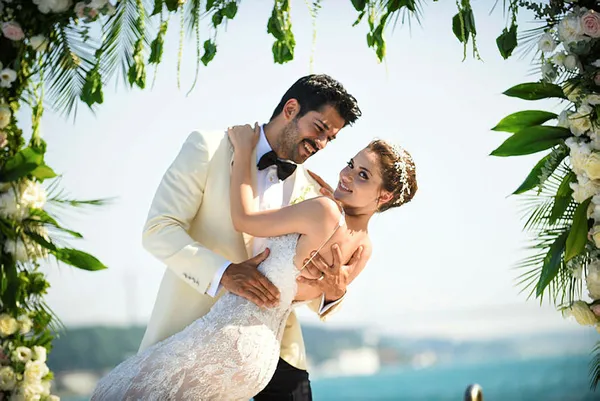 Burak Özçivit, hemoroid ameliyatı olacak-1