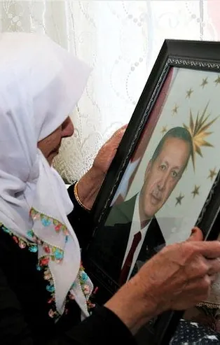 93 yaşındaki Aliye Saraç'ın Cumhurbaşkanı sevgisi: Kurban olduğum Allah'ım, ölmeden görüştürür inşallah
