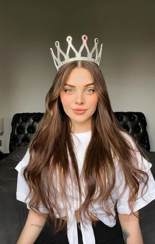 Aslı Güler YouTube üzerinden Kendall Jenner ile makyaj sırlarını konuşacak
