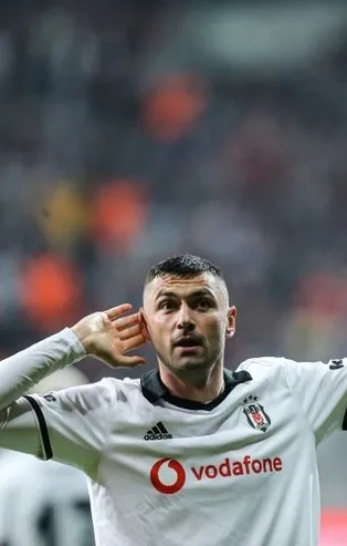 İtalyanlar Beşiktaşlı Burak Yılmaz'ın transferini böyle duyurdu!