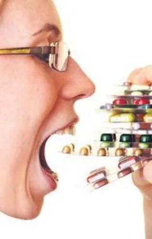 Bilinçsiz vitamin kullanımı öldürür! Bilinçsiz vitamin kullanmanın zararları nelerdir?