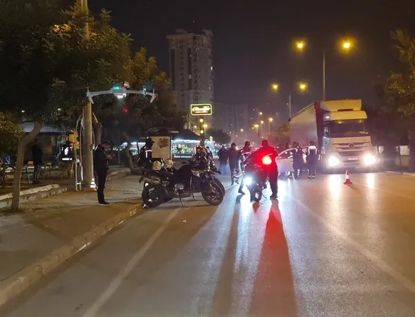 adanada-2-bin-polisle-dron-destekli-asayis-uygulamasi-61-supheli-yakalandi-1675480416624.jpg Adana’da 2 bin polisle dron destekli asayiş uygulaması: 61 şüpheli yakalandı-4