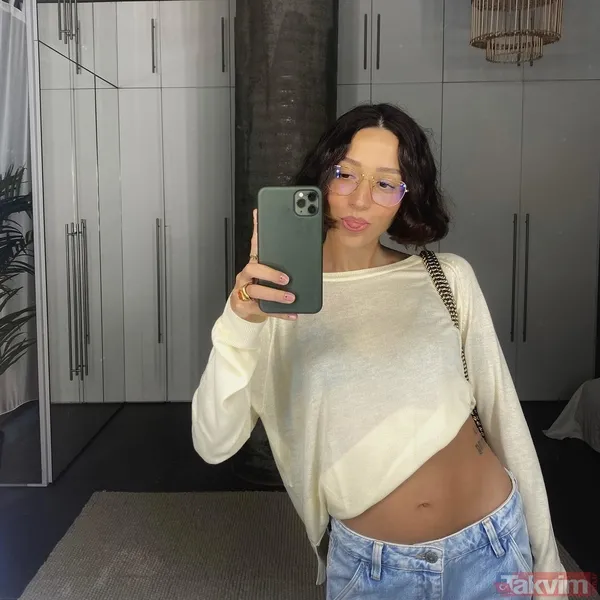 11 aylık evliliğini bitiren Zeynep Bastık sosyal medyanın gündemde! Sütyenin üzerine giydiği sabahlığıyla paylaştı! "Hazır gibiyim..." - 5