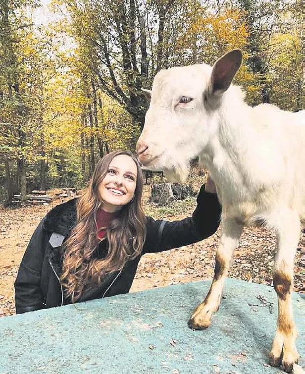 basariya-gelin-onceki-aksam-gelinlik-koleksiyonunu-sergileyen-asena-gozyaslarini-tutamadi-saklambac-haberleri-1668635357886.jpg Başarıya 'gelin'! Önceki akşam gelinlik koleksiyonunu sergileyen Asena gözyaşlarını tutamadı | Saklambaç haberleri-8