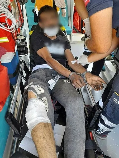 konyada-polise-bicak-ceken-supheli-bacagindan-vuruldu-1631118074408.jpeg Konya'da polise bıçak çeken şüpheli bacağından vuruldu-2