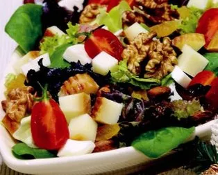 Tütsülenmiş Peynirli Kış Salatası Tarifi