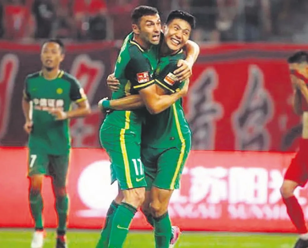 Burak Yılmaz coştu Beijing uçtu