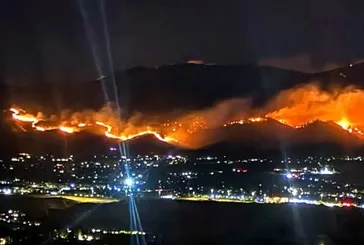 ABD’nin Nevada eyaletinde hızla yayılan orman yangını nedeniyle 42 bin kişiye tahliye emri verildi