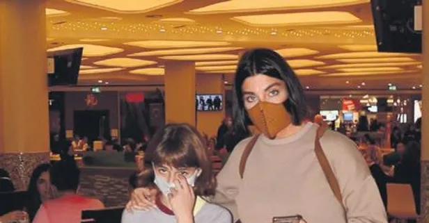 Deniz Akkaya kızı Ayşe’yle gezintiye çıktı