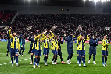 Spor yazarları Slavia Prag - Fenerbahçe maçını yorumladı! Yıldız oyuncuya ağır sözler: Takıma hiçbir katkısı olmadı