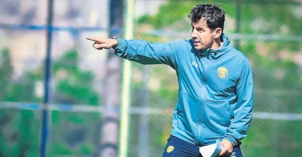 Ankaragücü’nde Belözoğlu gitti