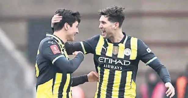 Manchester City kupada turladı
