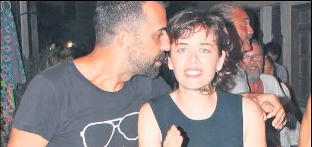1 kadın 1 erkek aşka geldi