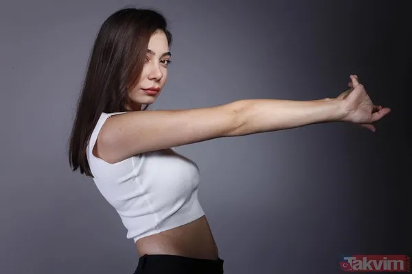 Alemin Kralı'nın Oben’i Birsu Demir sosyal medyayı yaktı kavurdu! Bikinili kano pozunu paylaştı Dua Lipa ile benzerliği… - 1