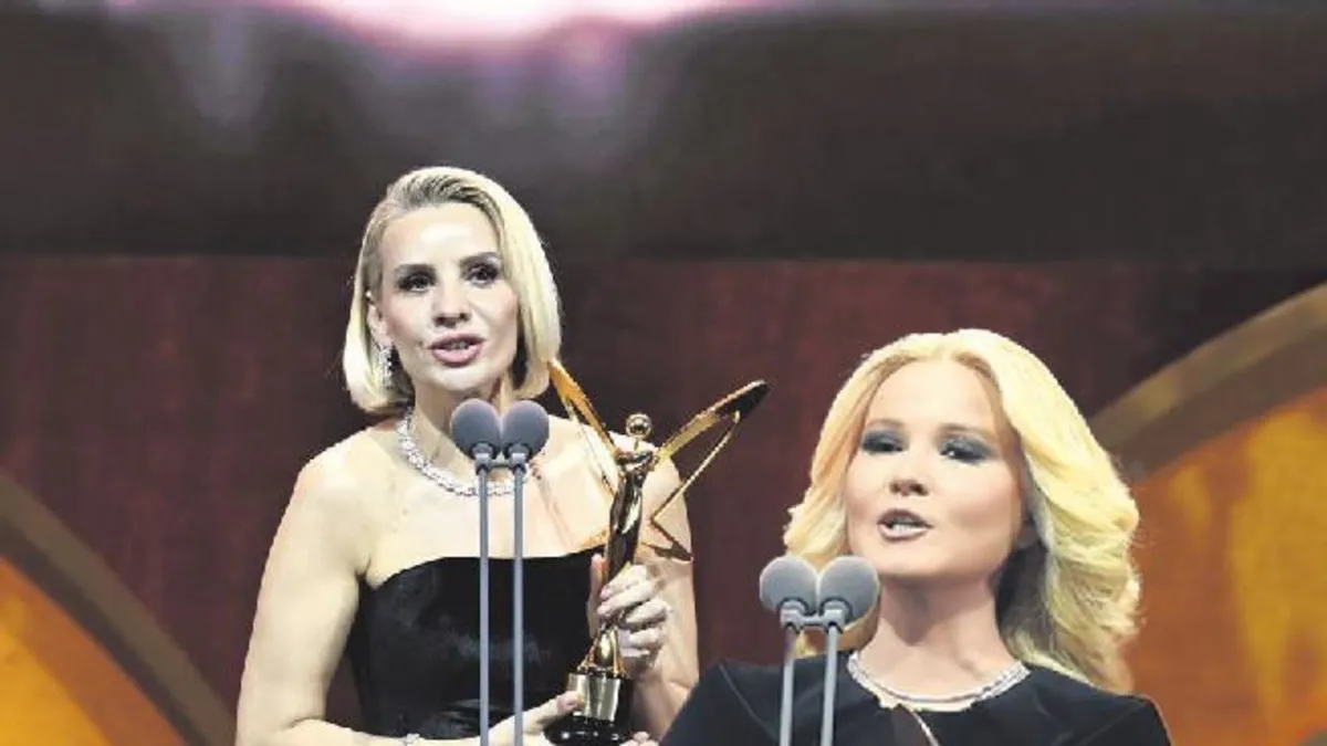 Altın Kelebek'te atv'nin gurur gecesi! Müge Anlı ve Esra Erol ödül sahibi oldu